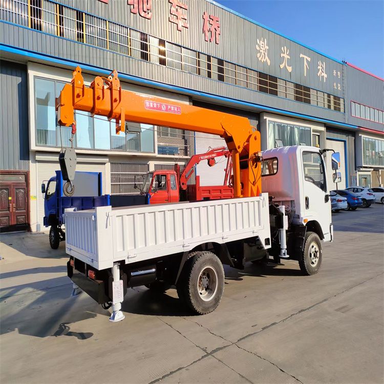 泰安乡三轮随车吊定制 农用改装机自备吊中瑞长期出售